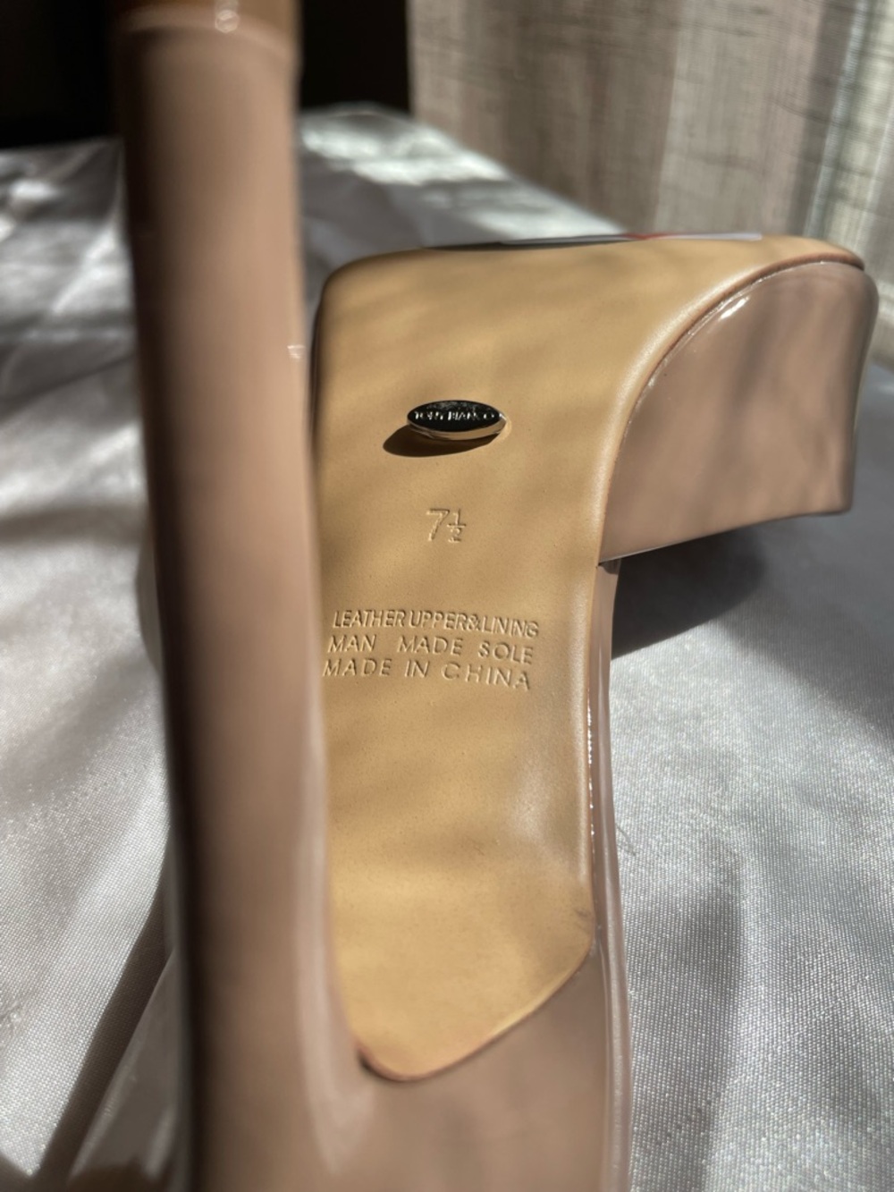 Tony Bianco MALIBU Mule - CREME HI SHINE color - Picture 4 of 8